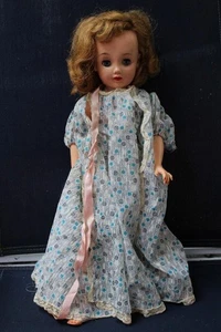 Vintage Miss Revlon Doll VT-20 Wearing a Floral NIght Gown and Robe - Picture 1 of 11