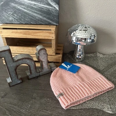 Columbia Cascade Peak II Peach Knit Logo Beanie Hat New With Tags $30 - Image 1 of 4