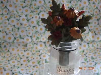NEW BLOSSOM BUCKET "GIVE THANKS, KINDNESS & LOVE" FLOWERS GLASS VASE #206-129167 - Image 1 of 4