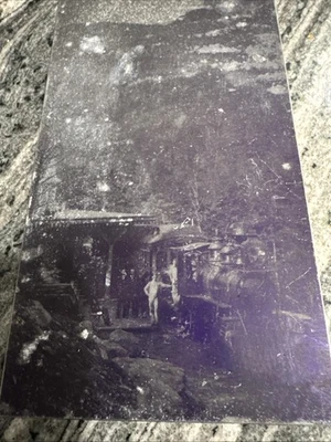 山上古董印刷机火车块。  — 第 1/4 张图片