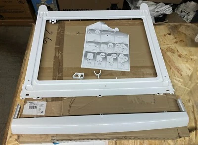 00779107 Bosch Kit de apilamiento para lavadora secadora 24" **Faltan tornillos** Foto 1 de 3