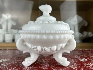 French Milo Glass Box, Bowl, Candy Dish- Beurrier en Opaline Dauphins - Picture 1 of 6