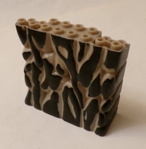 Panel facial de roca Mega Bloks x1 bronceado y negro, 3x8x6 (021-9) - Imagen 1 de 2