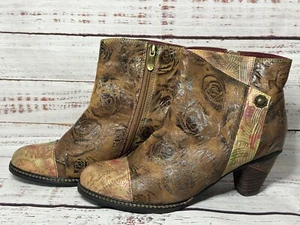 Botas al tobillo L'Artiste by Spring Step florales - Nenúfalo de agua 9.5-10 41 UE - Imagen 1 de 5