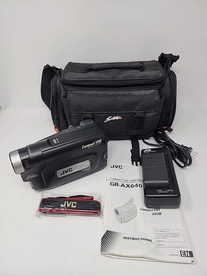 JVC GR-AX640U Compact VHS Camcorder With Charger And Bag - Partially Tested READ - Image 1 of 4