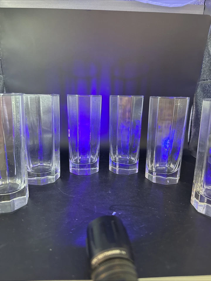 6 vasos de jugo octágono acanalados transparentes vintage, tiene un brillo azul de manganeso Foto 1 de 4