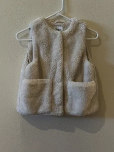 ZARA Mädchen Kunstfell Weste Cremefarben Herbst/Winter - Größe 8-9 - Bild 1 von 4