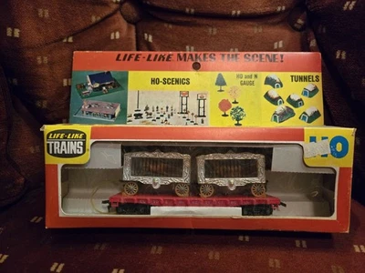 Life-like Trains HO Scale Clyde Beaty Circus Flat Car w/ Two Big Cat Lion Wagons - Image 1 of 4