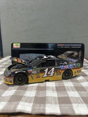Tony Stewart #14 Rush Trucks 2013 capa intermitente central color 1/24 diecast 1 de 880 Foto 1 de 4