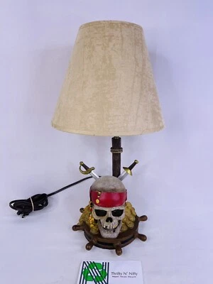 Pirates of the Caribbean - Pirates Of - Skull Lamp Walt Disney *READ DESCRIPTION - Image 1 of 4
