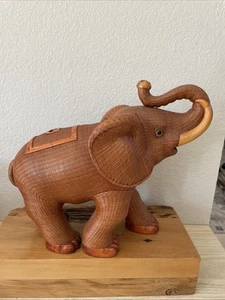 VTG Shanghai Collection Woven Wicker Lucky Elephant Storage Box Basket & Lid MCM - Picture 1 of 14