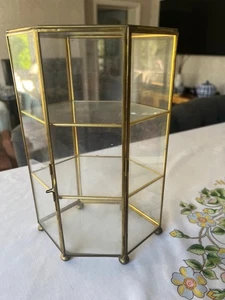 VINTAGE BRASS GLASS CURIO DISPLAY CABINET JEWELERY - Picture 1 of 11