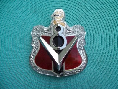 Nuevo de Lote Antiguo MoPar 1954 54 Dodge D50-1 Meadowbrook V8 CAPUCHA MEDALLÓN Foto 1 de 4