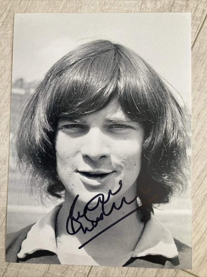Brian Little Aston Villa Hand Signed 7x5 photo Autograph - Image 1 of 1