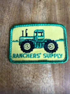 Parche bordado insignia tractor granja granja de colección Ranchers’ Supply coser - Imagen 1 de 4