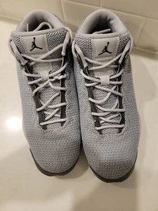 Air Jordan Youth SIZE 7 Horizon Low Top Trainers Shoes Gray Lace Up EUC - Picture 1 of 9