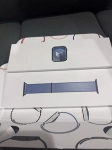 Apple Watch Series 9 GPS + Cellular 41mm Smartwatch ze srebrnym etui Al SL 2P42 - Zdjęcie 1 z 5