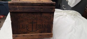 Vintage Wooden Blue Brand Cape Code Cranberries Crate 16.5" X 11" X 10" - Imagen 1 de 6