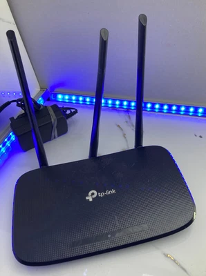 TP-Link TL-WR940N Compact Modem Router Black Wireless N 450Mbps 4-Ethernet Ports - Image 1 of 3