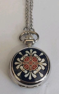 Beautiful Quartz Pendant Watch With Chain - Picture 1 of 3