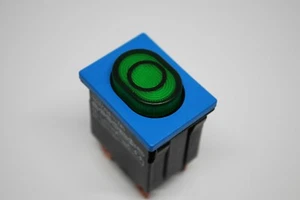 Interruptor pulsador de cierre montado en panel Marquardt DPST 250V 16(4)A 1660 - Imagen 1 de 5