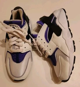 Nike Air Huarache Women's Running Shoes White Purple Sneakers Size 6.5 Casual Z1 - Picture 1 of 8