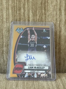 2024-25 1st Bowman Chrome U #52 Liam McNeely 1st Gold Rookie Auto/50 Hornets - Imagen 1 de 2