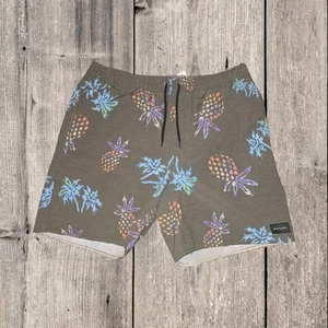 Boardshorts Rip Curl para hombre negros con estampado gráfico para capas talla L - Imagen 1 de 3