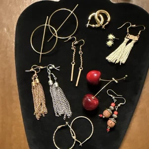 10 Pair Fashion Earring Lot Preowned Fun Funky Goldtone Silvertone (Lot# 556) - Picture 1 of 9