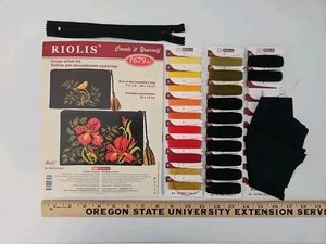 RIOLIS Floral Cosmetic Bag 1679AC 14ct Counted Cross Stitch Kit 7.75" x 5"  RCS - Picture 1 of 5