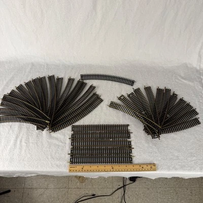 Mixed Lot HO Scale Model Railroad Train Track 35+ Pieces Curves Staights - Image 1 of 4