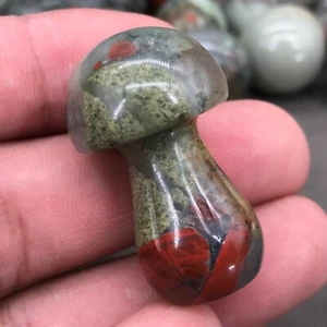 "Piedra de sangre africana natural cuarzo cristal cráneo gema curación de 1,4" - Imagen 1 de 9