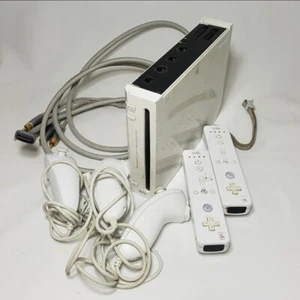 Consola Nintendo Wii Blanca - 2 Juegos de Controladores AURANTEED AUTÉNTICOS - Gamecube - Imagen 1 de 9