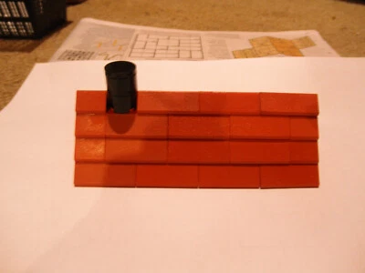 ROJO VINTAGE bajo perfil techo inclinado de tejas anchas con chimenea negra genuino lego Foto 1 de 4