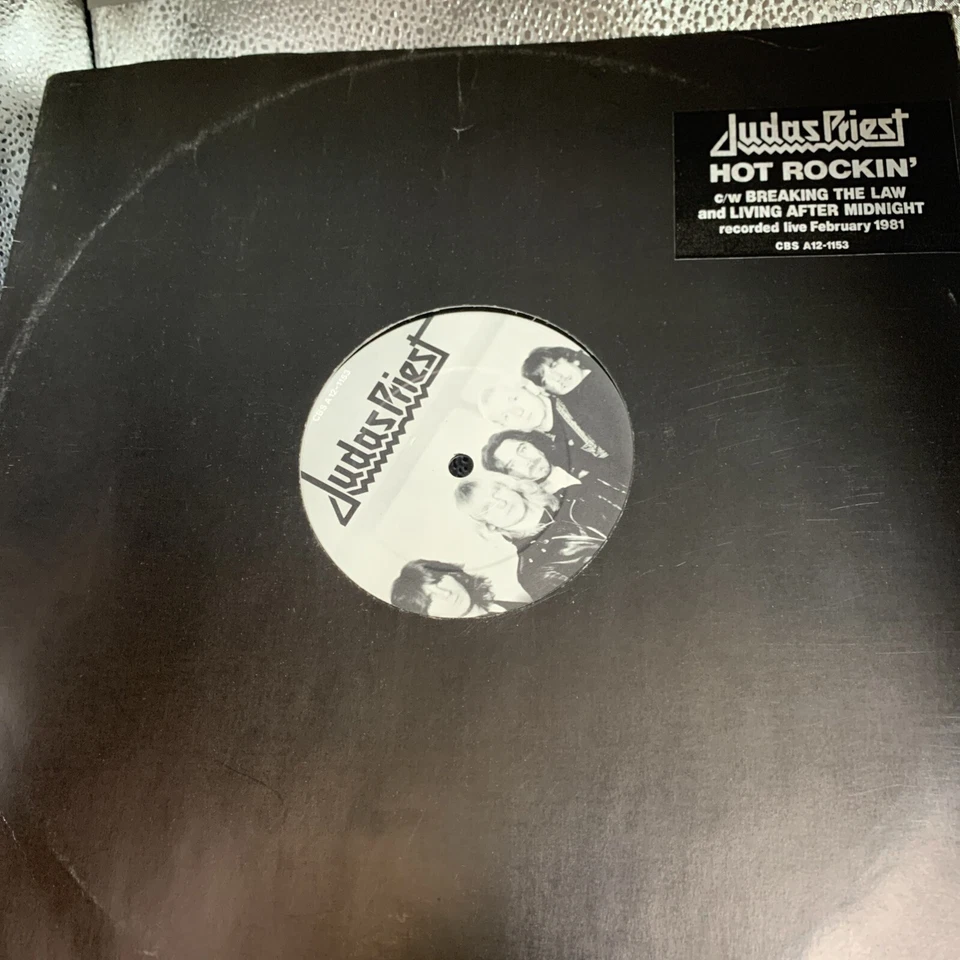 Judas Priest hot rockin 12 inch single Foto 1 de 4