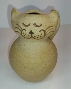 Vintage Volkskunst Keramik Katze Vase Gefäß Skulptur Figur lächelnd sitzend braun 5 Zoll - Bild 1 von 11