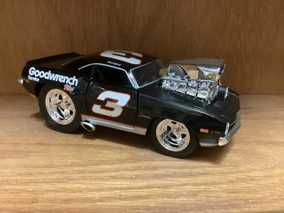 Máquinas musculares Camaro 1969 Dale Earnhardt #3 & Dale Jr #8.  Escala 1/24  Foto 1 de 2