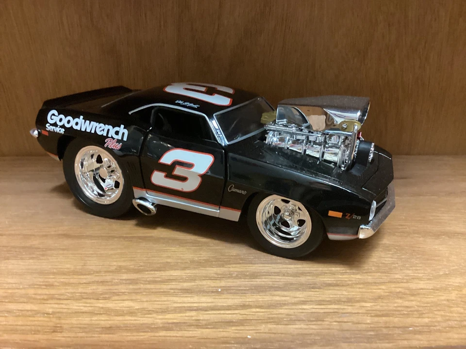 Máquinas musculares Camaro 1969 Dale Earnhardt #3 & Dale Jr #8.  Escala 1/24  Foto 1 de 2