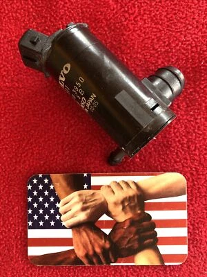  Bomba lavadora parabrisas Volvo XC90 S80 S60 V70 XC XC70 C70 S70 S40 V40 OEM V70R Foto 1 de 4