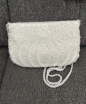 Cartera de bolsillo blanca hecha a mano con cuentas nueva Foto 1 de 4