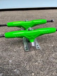 1 Set Neu GullWing Super Pro III 3 Skateboard Trucks Neon Grün Deck Gull Wing - Bild 1 von 21