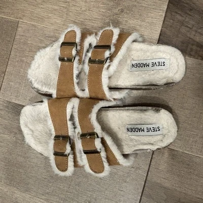 Steve Madden Fuzzy Girls Sandals Size 1 - Image 1 of 4
