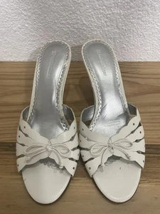 Naturalizer open toe, strapless, white heeled sandals. Size 8.5 W. - Picture 1 of 7