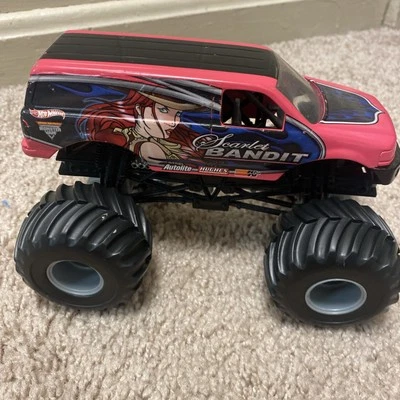 Hot Wheels Monster Jam Scarlet Bandit Die Cast 1:24 Monster Truck - Image 1 of 4