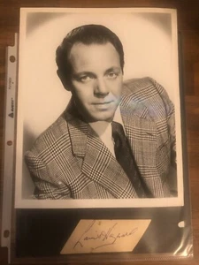 LOUIS HAYWARD SIGNED AUTOGRAPHED CARD + VINTAGE PRESS RELEASE PHOTO GOLDEN AGE - Bild 1 von 1