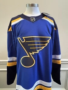 NUOVO! Autentica maglia Adidas St. Louis Blues Jordan Binnington Home taglia 54 nuova con etichetta! - Foto 1 di 8