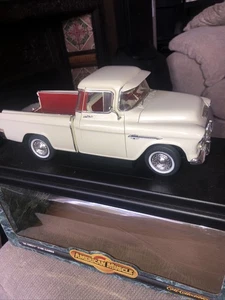 Ertl 1/18 Scale Diecast 7340 - 1955 Chevy 3100 Cameo Cream Pick-Up - Picture 1 of 12