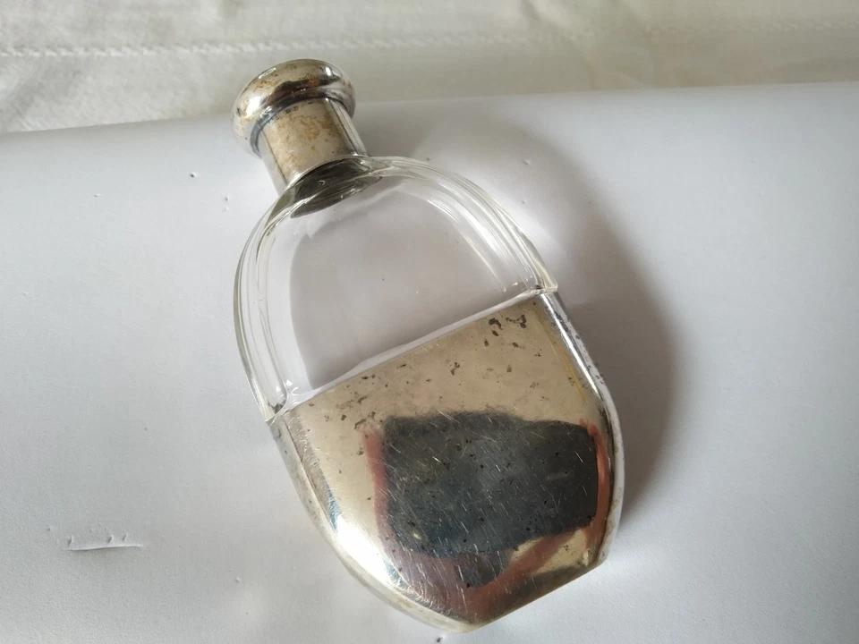 ANCIEN FLACON A PARFUM OU A SEL CRISTAL MÉTAL ARGENTÉ XIXe - Photo 1/4