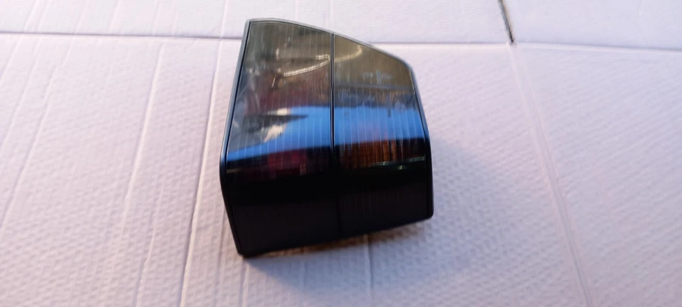 Faro Posteriore Destro Nero 53389R23-6R0142773 Per VW Golf II - Immagine 1 di 4