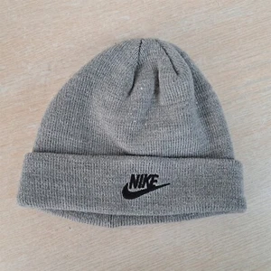 NIKE YOUTH/INFANT BEANIE/SKULL/SKI, HAT/CAP, FOLD OVER/CUFF, GRAY, SPORTS - Picture 1 of 6
